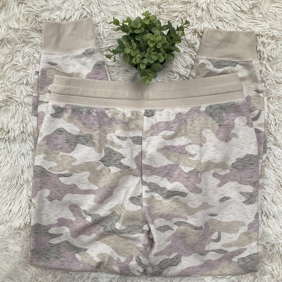 Old Navy Camo Joggers 💗 Oatmeal Gray & Plum - Picture 7 of 14